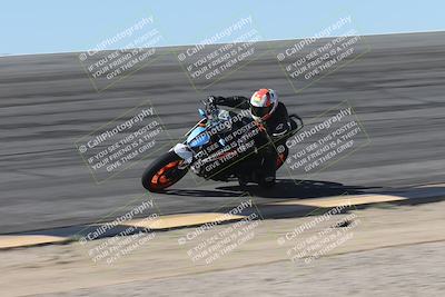 media/Oct-13-2025-Moto Forza (Mon) [[a66d839500]]/3-B Group/Session 2 (Bowl)/